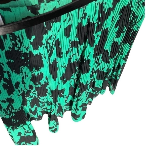 Elle Green Black Skirt Flowy Pleated Floral Lined Pull On W/ Belt Womens Size XS - Picture 3 of 14